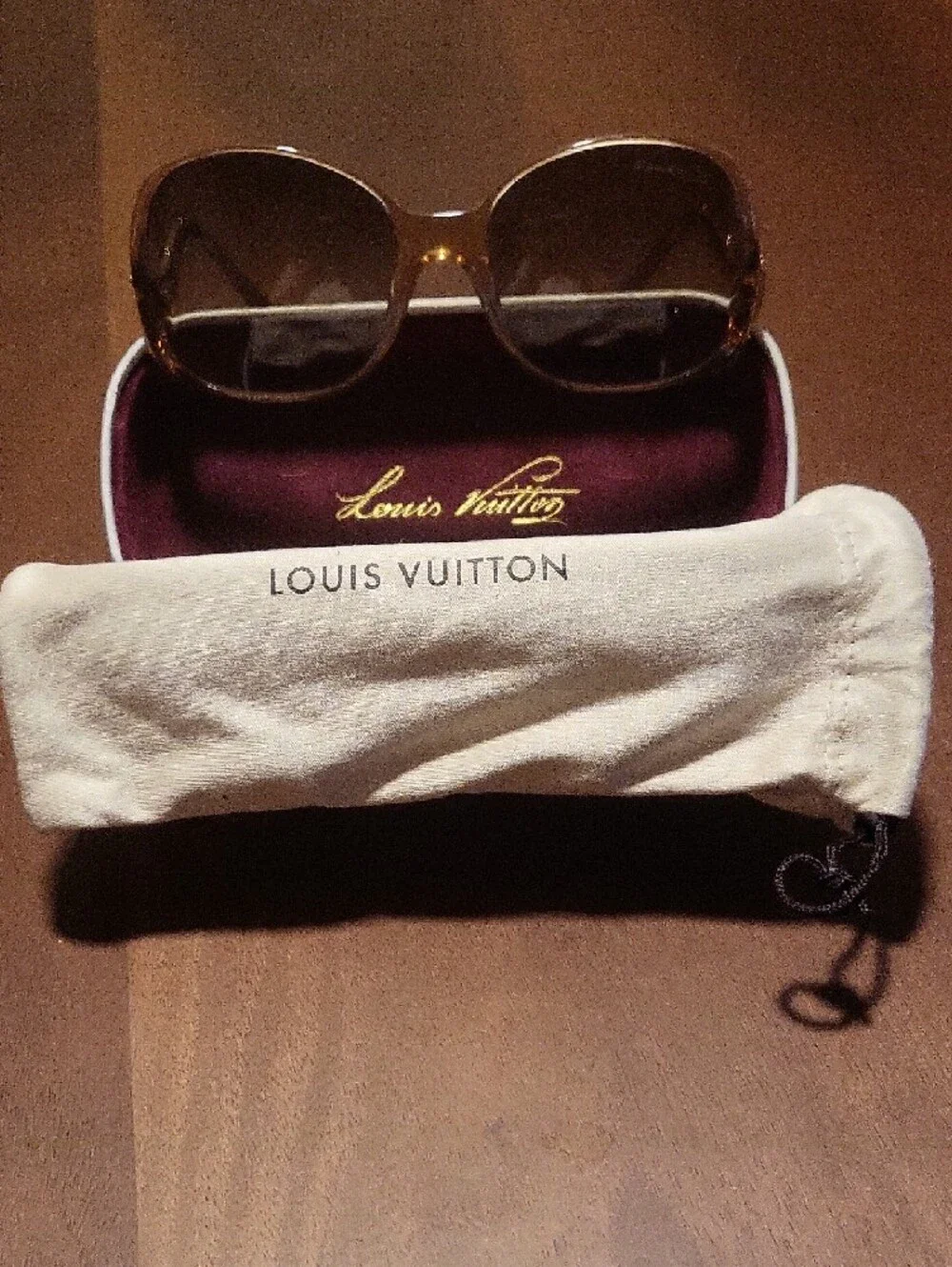 Louis Vuitton Women's Brown Gradient Oversized Sunglasses - Picture 2 of 4